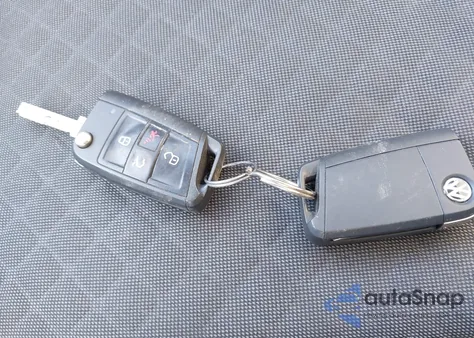 2018 Volkswagen Tiguan 2.0T S z USA, uszkodzony, nr VIN 3VV0B7AX3JM096236